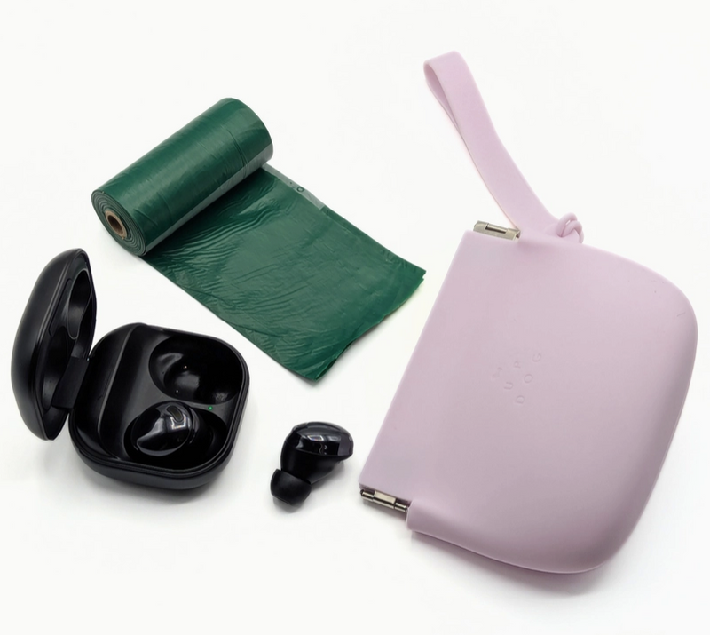 Load image into Gallery viewer, Up Dog Treat Pouch - Discover Dogs