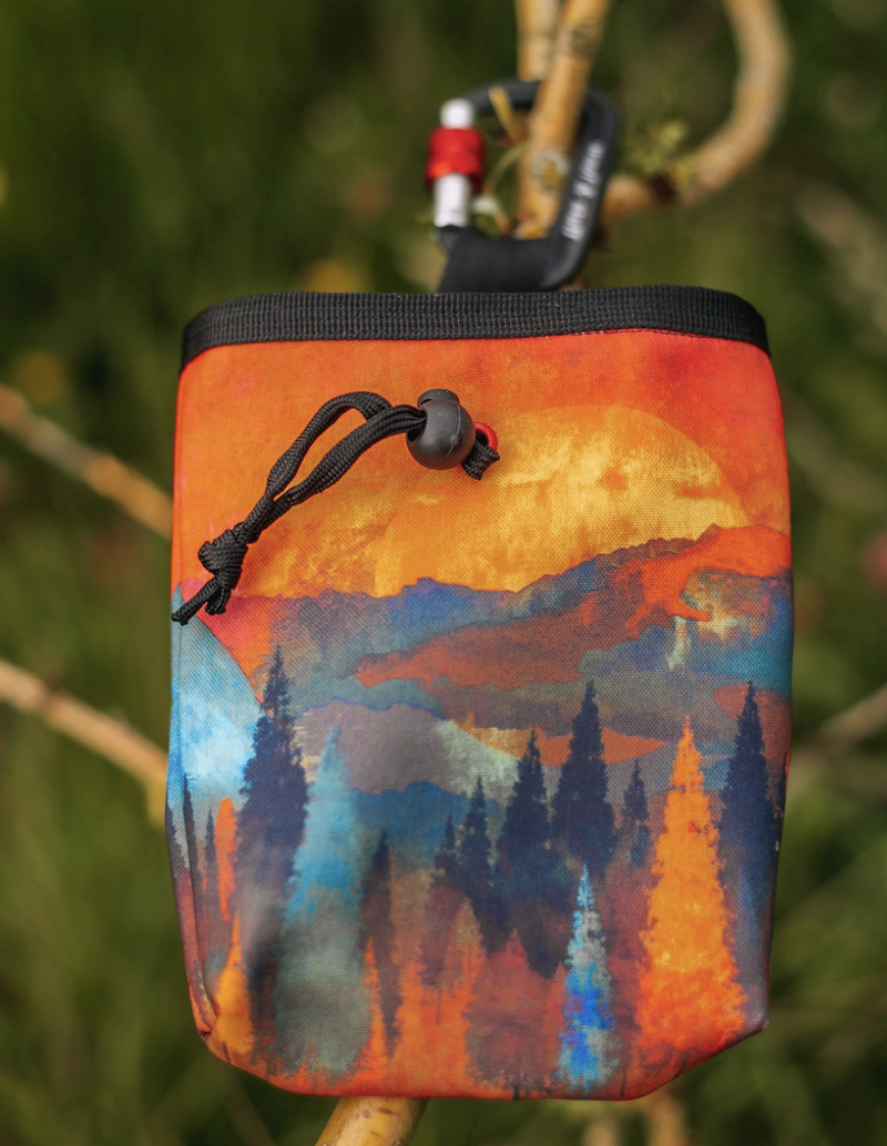 Load image into Gallery viewer, Woof & Stuff Happy Trails Treat Pouch