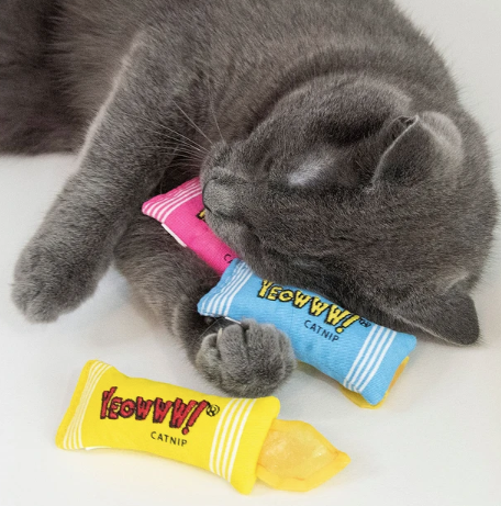 Load image into Gallery viewer, Yeowww! Catnip Birthday Candles 3pk

