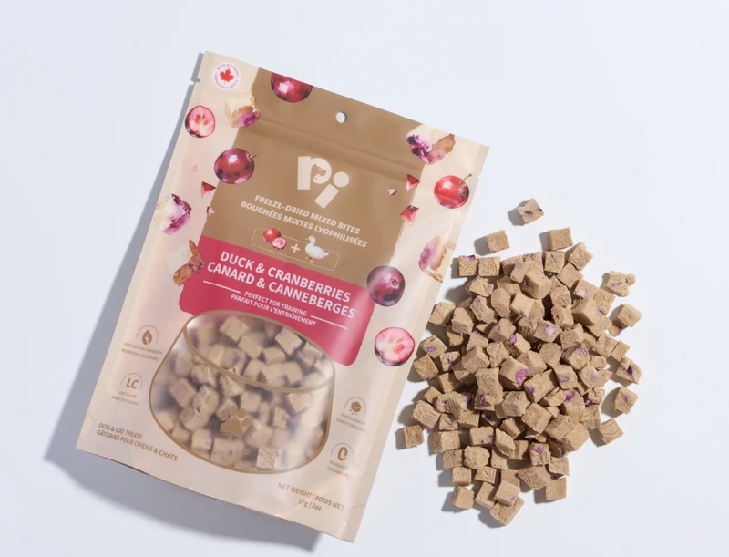 Load image into Gallery viewer, PI Pet Freeze-Dried Mixed Bites Duck &amp; Cranberries 57g
