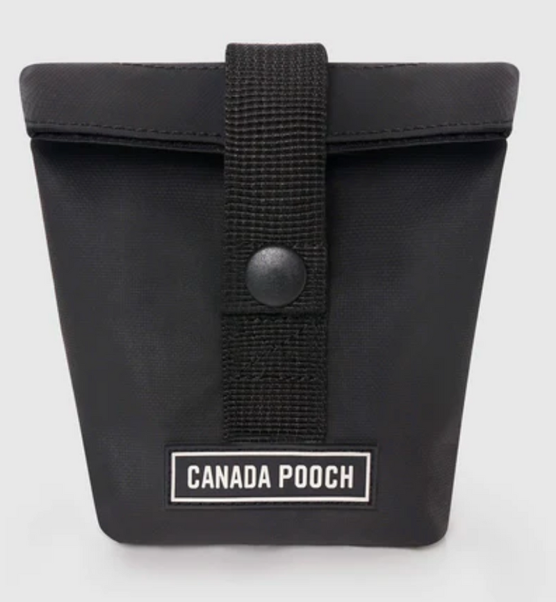 Load image into Gallery viewer, Canada Pooch Handsfree Core Treat Pouch
